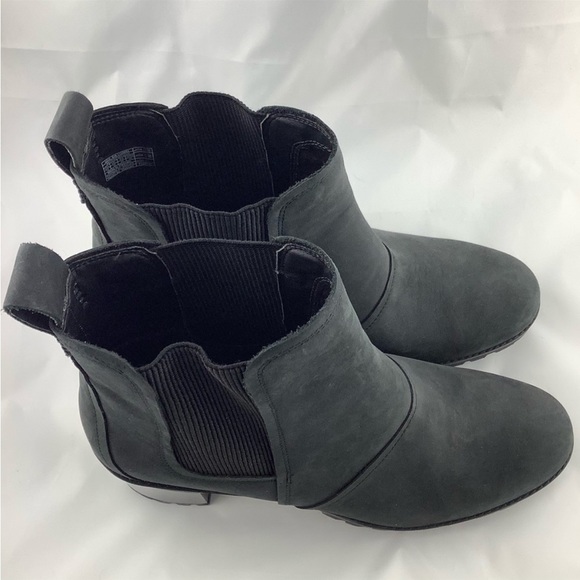 UGG Hazel Leather Waterproof Chelsea Boot - Picture 7 of 8